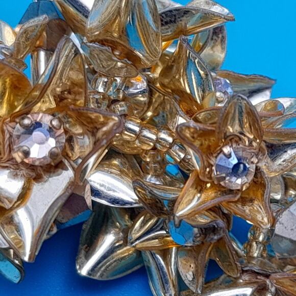 Oscar de la Renta Flower Vine Clip-On Earrings - Picture 9 of 10